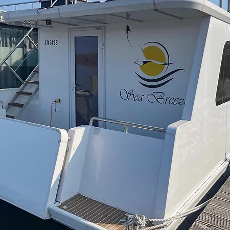 Haus Boot Sea Breeze ספינת מלון 4*