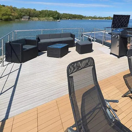 Hausboot Emma Blue Botel