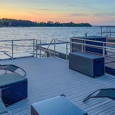 Haus Boot Sea Breeze Röbel