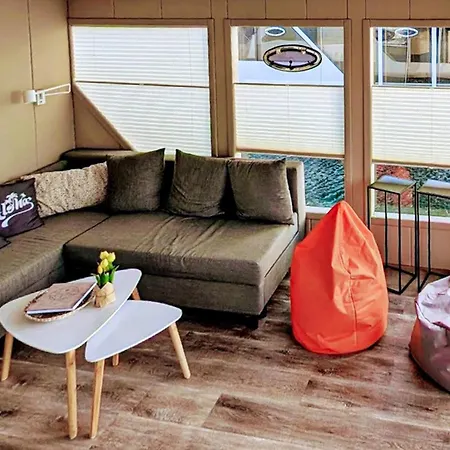 Botel Hausboot Emma Blue