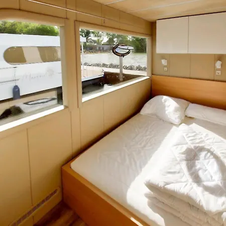 Hausboot Emma Blue Röbel